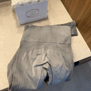 ALALA Barre Seamless Legging in Grey